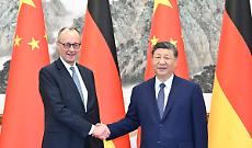 Il leader cinese Xi Jinping incontra a Pechino il cancelliere tedesco Merz