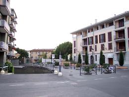 Via Griffini, 16 posti auto ancora in vendita