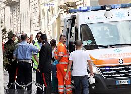 Rissa in pieno centro, uno straniero finisce in ospedale