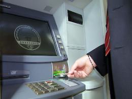Carta clonata e bancomat violato