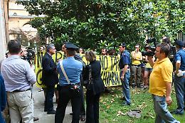 Contestazione a Maroni, denunciati sei del Kavarna