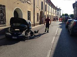 Frontale tra auto, tre feriti 