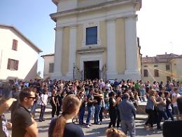 Centinaia di persone per l'addio a Domenico