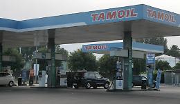 Fanno il pieno di carburante e restano a piedi dopo pochi metri