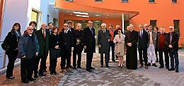 Nuova casa di riposo, visita del vescovo Lafranconi e del cavalier Arvedi
