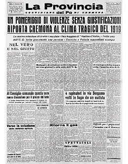 Un pomeriggio di violenze senza giustificazioni: rottami e desolazione nelle redazioni dei due giornali a Cremona
