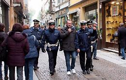 Lotta agli abusivi, sequestrate borse contraffatte