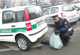 Abusivi all'ospedale, i vigili tornano in azione