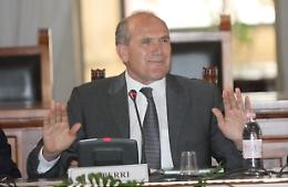 Gradimento sindaci, Perri ancora sotto al 55%