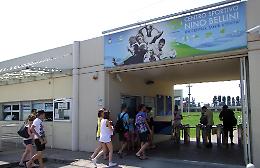 Piscina, razziati gli armadietti