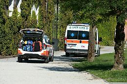 Cade dalla bici, 48enne in ospedale