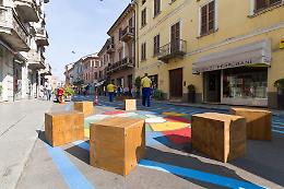Corso Garibaldi, installati gli arredi urbani
