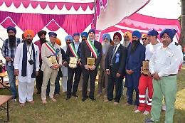 Folla alla Festa del Turbante, firme e appelli per i due mar&ograve;