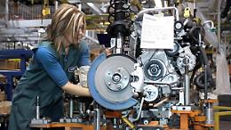 Produzione industriale, calo del 4% a luglio
