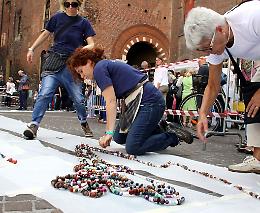 Torna la collana più lunga del mondo

 
#Unacollanaper Natale


torna la collana più lunga del mondo

 

