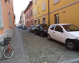 Gomme bucate e auto ko