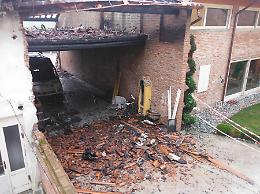 Rogo e casa in fiamme, paura a Isola Pescaroli