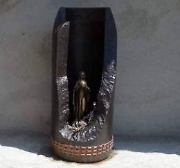 Madonnina rubata, &egrave; giallo