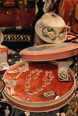 Next Vintage, moda & accessori d'epoca  al Castello di Belgioioso 