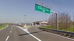 Malore all'autogrill, mobilitazione per una 82enne