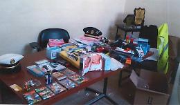 Pizzicato venditore abusivo: 3.000 euro di multa e merce sequestrata