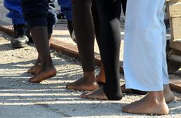 Primi migranti in via Civerchi