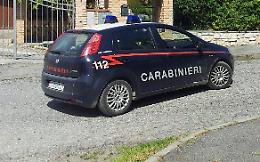 A tu per tu in cascina con un ladro incappucciato