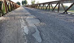 Ponte sull’Oglio, percorso  a ostacoli 
fra buche e avvallamenti 
