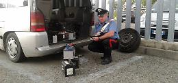 Sul furgone 100 batterie per auto
Denunciato il romeno alla guida