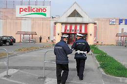 Spaccata nel parcheggio del centro commerciale