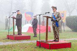 La cerimonia alla caserma Col di Lana