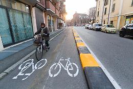 Ciclabile e rotatoria. E' solo caos in via Persico