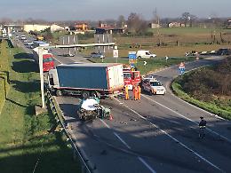Frontale contro un camion, muore Andrea Goldaniga