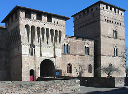 Castello di Pandino, valzer degli uffici. E l’archivio ritorna a casa