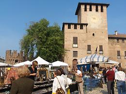 Mercatino dell'antiquariato domenica 20 a Fontanellato