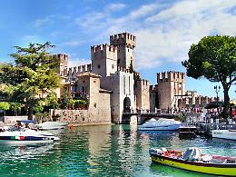 "Sirmione: il lago visto dal lago": il 6 maggio crociera intorno alla penisola