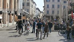 Piazza Duomo diventa un set, i commercianti vogliono un indennizzo