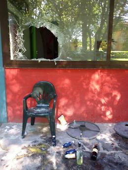 La devastazione al bar del Campo di Marte