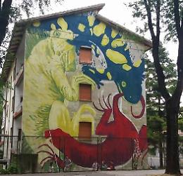 Murales di via Giuseppina, il dibattito impazza sui social
