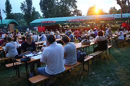 La Festa del Pd nella bufera. Porte chiuse al fronte del 'no'