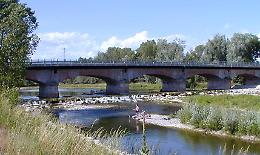 Ponte eroso dalla forte corrente: 'Lavori prioritari'
