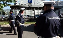 Venditori abusivi, blitz delle forze dell'ordine all'ospedale