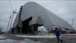 Chernobyl: un "sarcofago" di cemento e acciaio sulla centrale, il timelapse 
