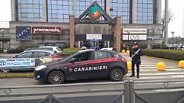 Tentano di rubare caffè salumi e formaggi: denunciati