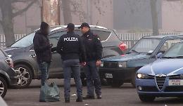 Venditori molesti, espulsioni e permessi commerciali revocati