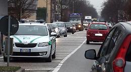 Viale Santa Maria out. Traffico in tilt, disagi e proteste