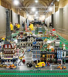 Opere d'arte con il Lego, torna Mattoncini all'ombra del Torrazzo