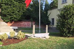Vandalismi al monumento ai caduti