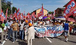 In 350 per protestare contro i licenziamenti