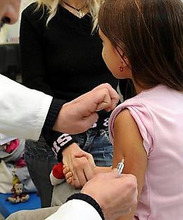 Caos vaccini. Non è tempo di rinvii e deroghe